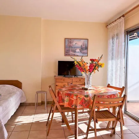 Apartment Le Lavandou, 1 Piece, 3 Personnes - Fr-1-251-438 *